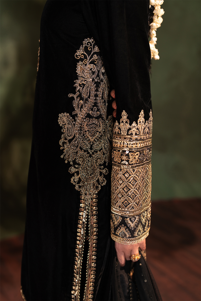 IZNIK BLACK LUXURY 9000 MICRO VELVET DRESS EMBROIDERED 3 PIECE UNSTITCHED IZNIK BLACK LUXURY 9000 MICRO VELVET DRESS EMBROIDERED 3 PIECE UNSTITCHED