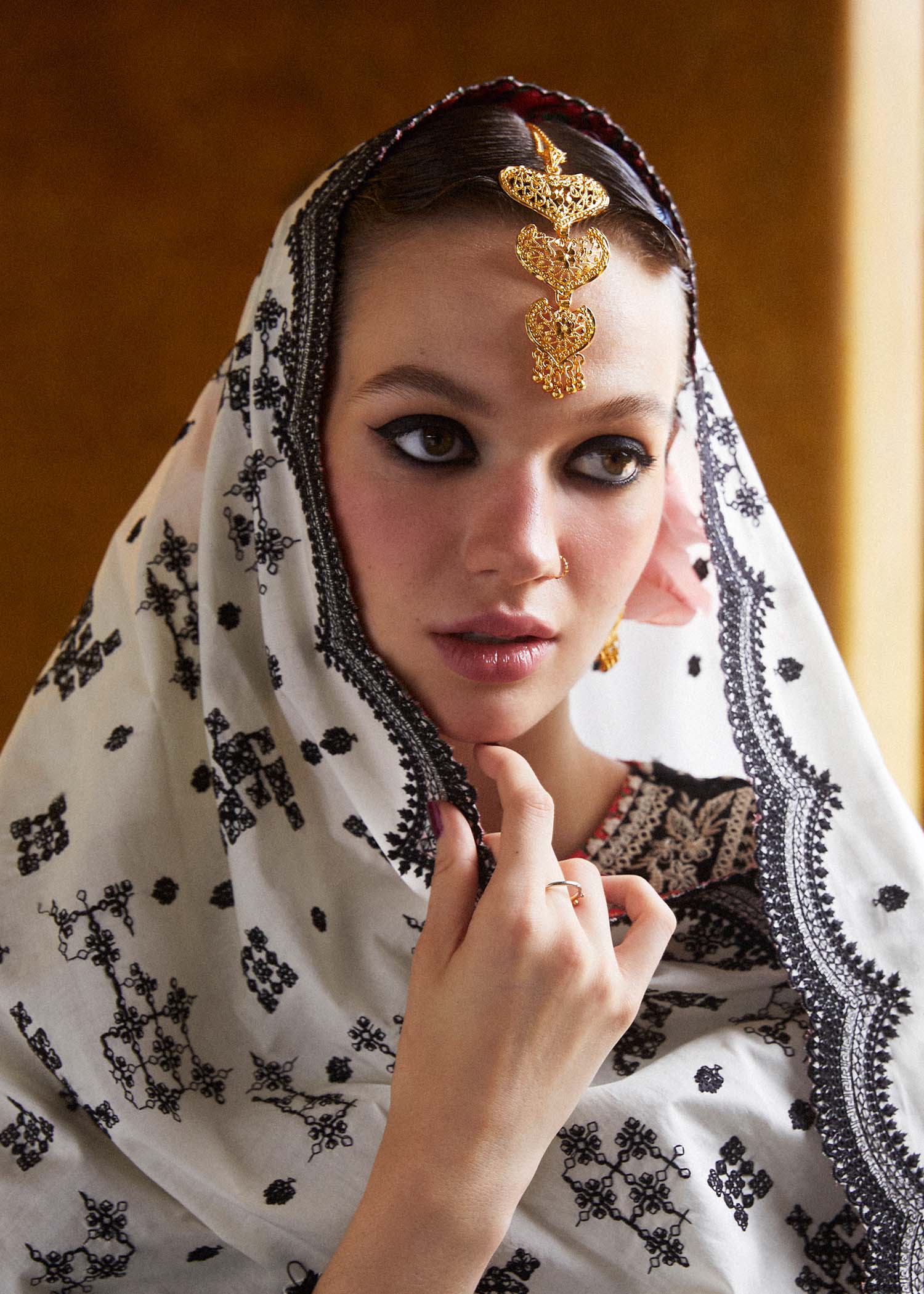 SHAMS BY HUSSAIN REHAR | ELEGANTLY PREMIUM EMBROIDERED LAWN | UNSTITCHED 3-PIECE SUIT