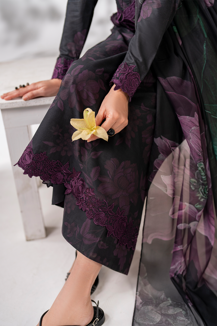 IZNIK | MULTI DIGITAL PRINTED WITH HEAVY EMBROIDERED LAWN | UNSTITCHED 3-PIECE SUIT | UE-270
