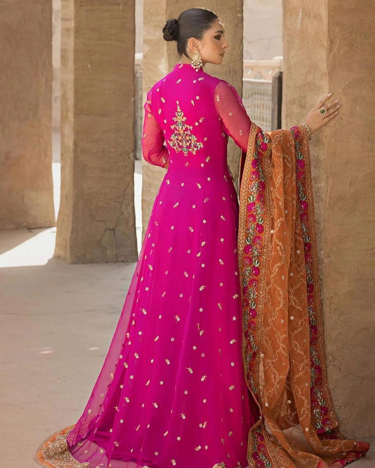 Zainab Chottani New Husn'eara Collection Shanzay Outfit Zainab Chottani New Husn'eara Collection Shanzay Outfit