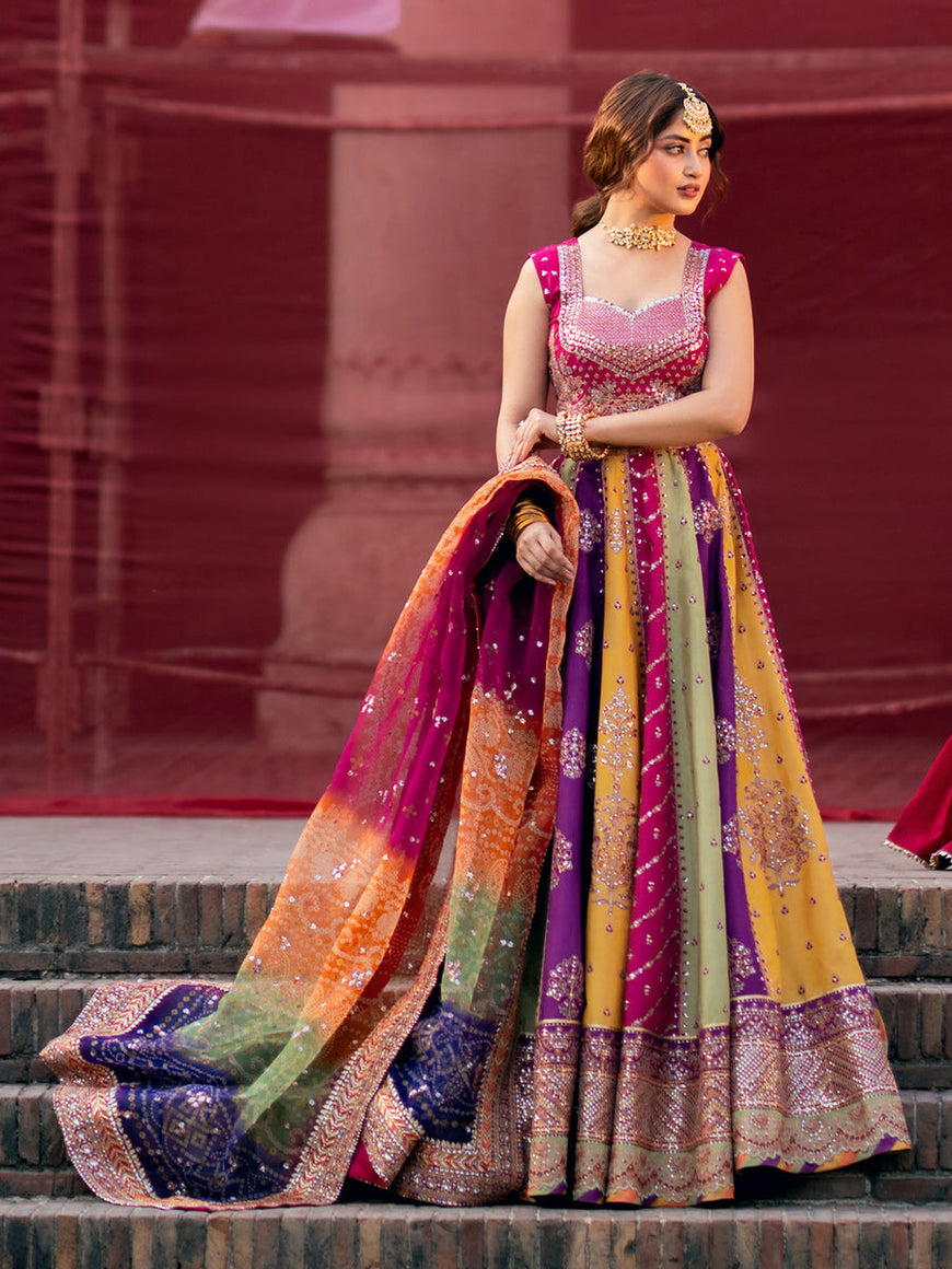 MEHNDI/MAYON DRESSES  Shanzay Outfit