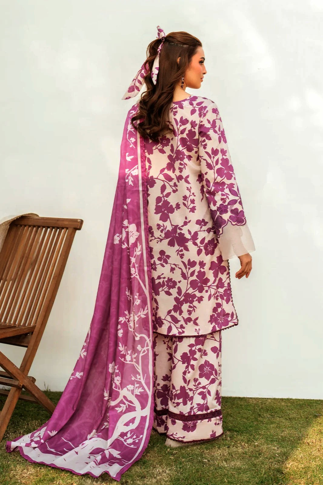 IZNIK | DIGITAL PRINTED WITH HEAVY EMBROIDERED LAWN COLLECTION 25' | UNSTITCHED 3-PIECE SUIT | UE-376