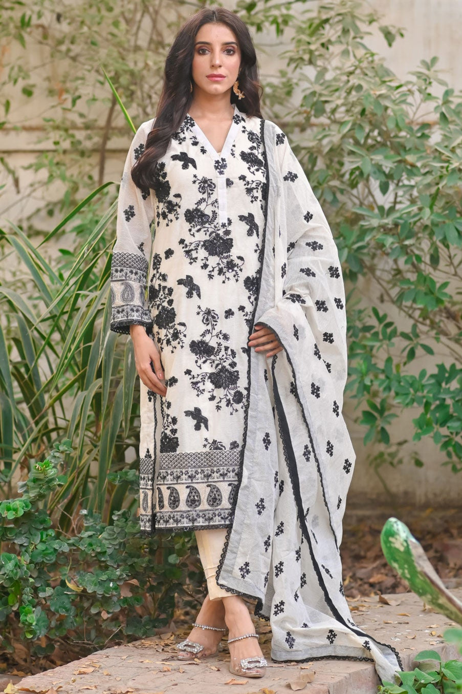 DESIGNER DRESS | HAND EMBELLISHMENT FULLY HEAVY THREAD EMBROIDERED SEQUENCE WORK WITH ATTACHED PEARL'S CHIFFON DRESS | UNSTITCHED 3-PIECE SUIT