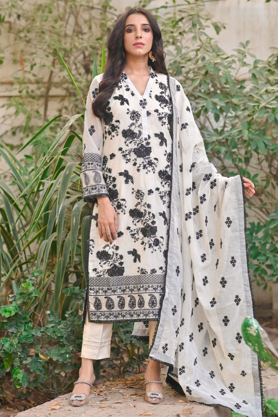 DESIGNER DRESS | HAND EMBELLISHMENT FULLY HEAVY THREAD EMBROIDERED SEQUENCE WORK WITH ATTACHED PEARL'S CHIFFON DRESS | UNSTITCHED 3-PIECE SUIT